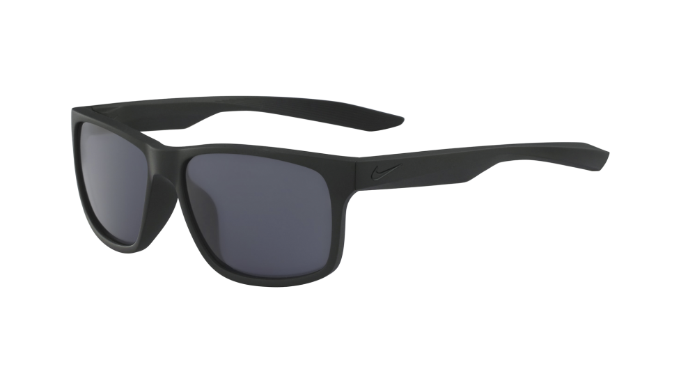 Nike Essential Chaser sunglasses (quarter view)