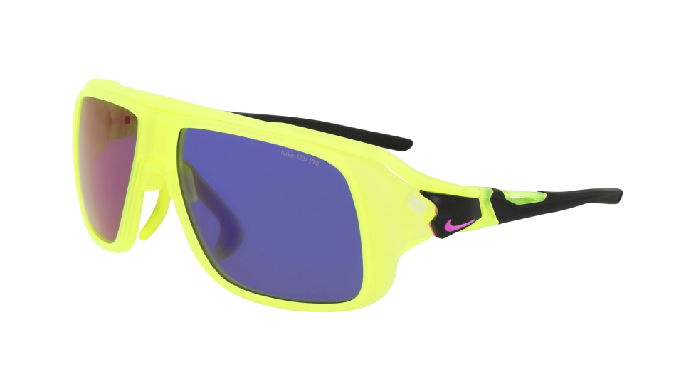 Nike Flyfree Soar sunglasses (quarter view)